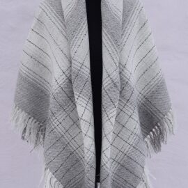 Suurrätik hallides toonides – koopia